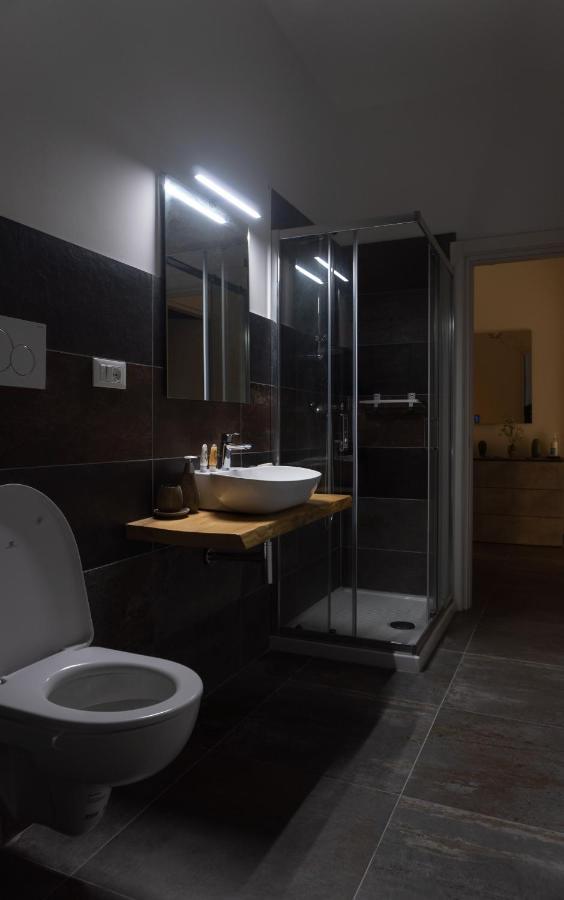 4 Balconi Rooms-Elements B&B Лечче Екстер'єр фото