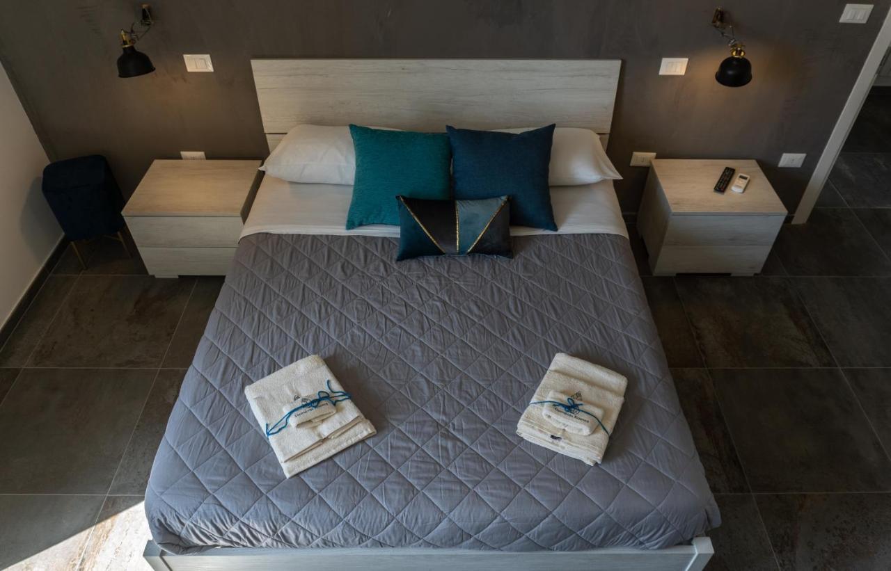 4 Balconi Rooms-Elements B&B Лечче Екстер'єр фото