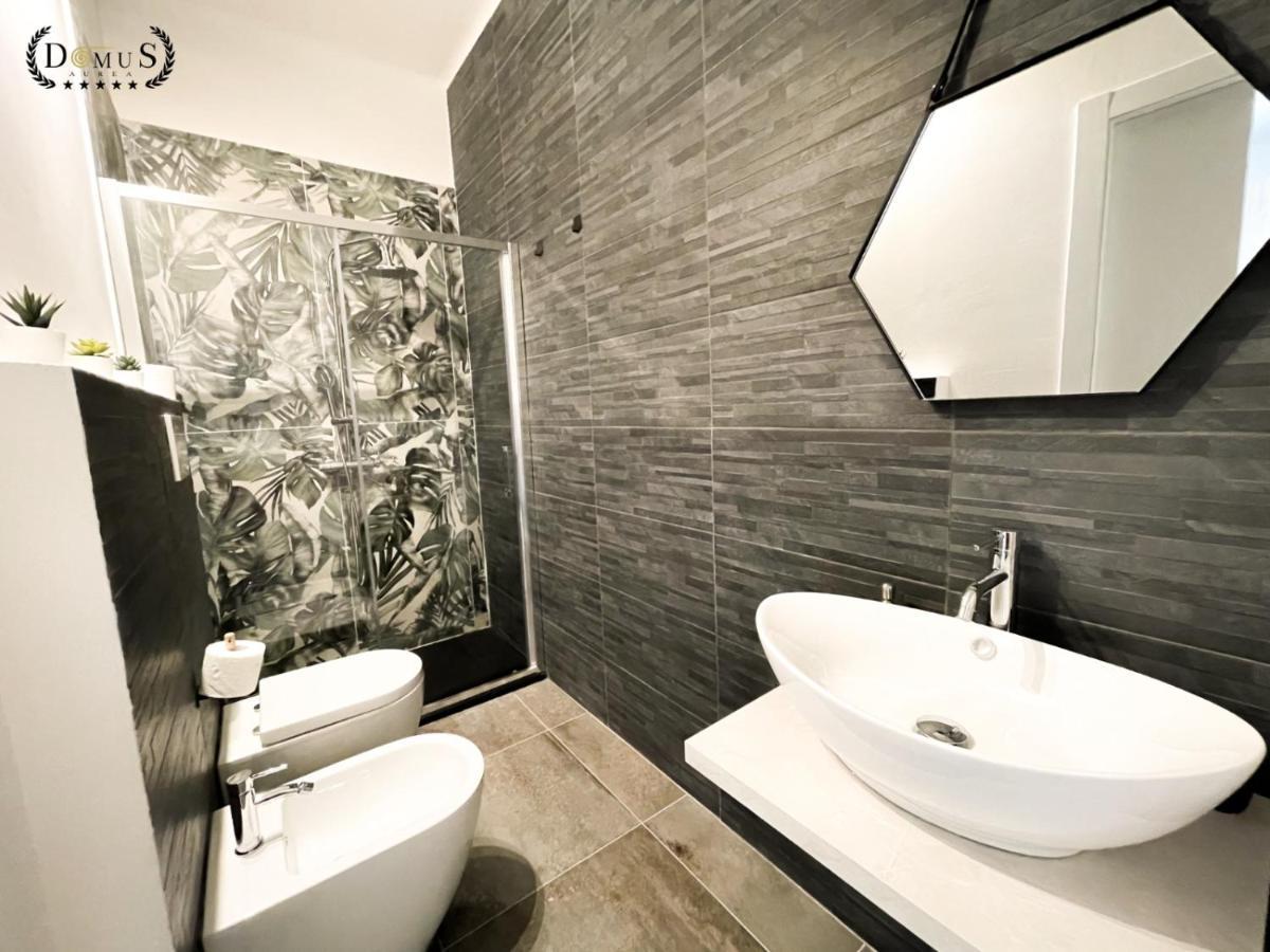 4 Balconi Rooms-Elements B&B Лечче Екстер'єр фото